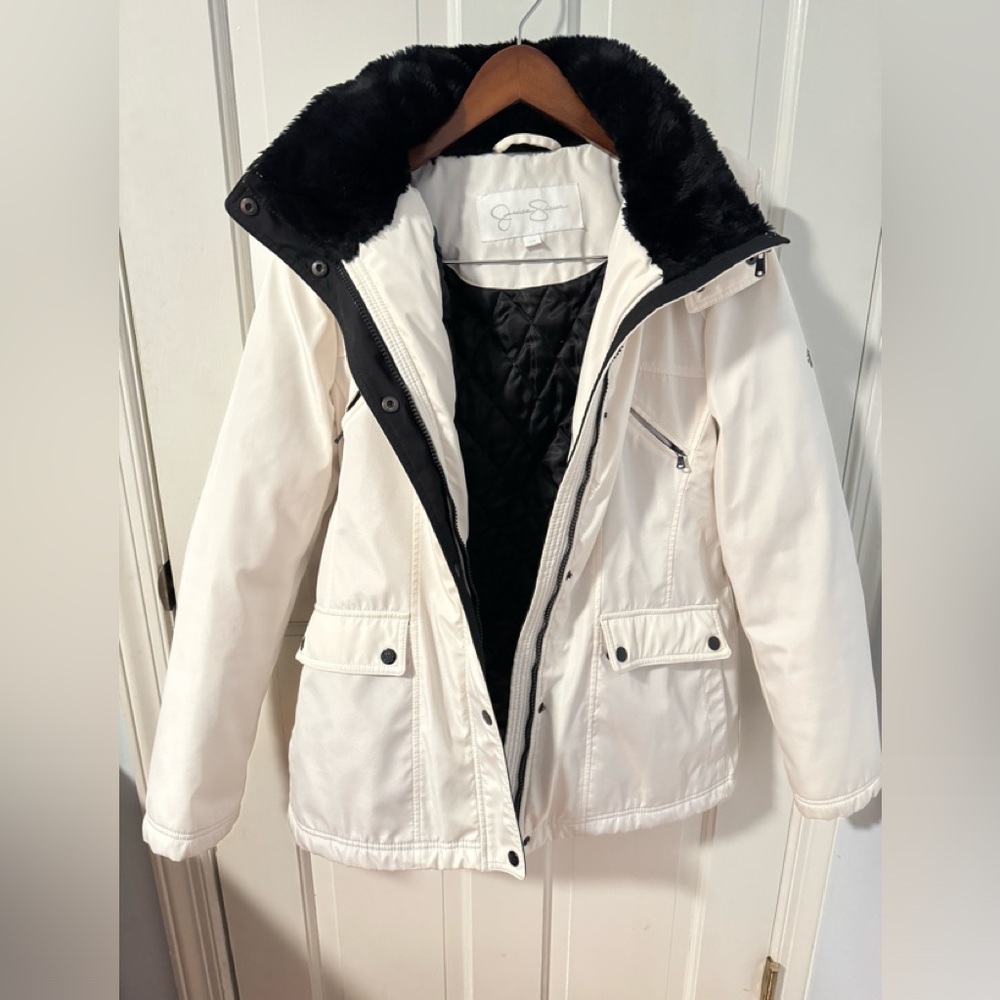 Jessica Simpson Warm Stylish Winter Jacket in size L. Zipper & snap closure. EUC - Picture 8 of 8